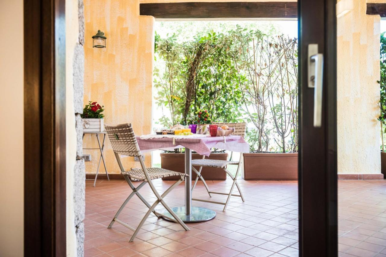 Relais Del Borgo- Domo Hotel Porto San Paolo  Buitenkant foto