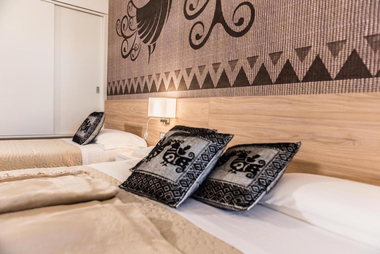Relais Del Borgo- Domo Hotel Porto San Paolo  Buitenkant foto