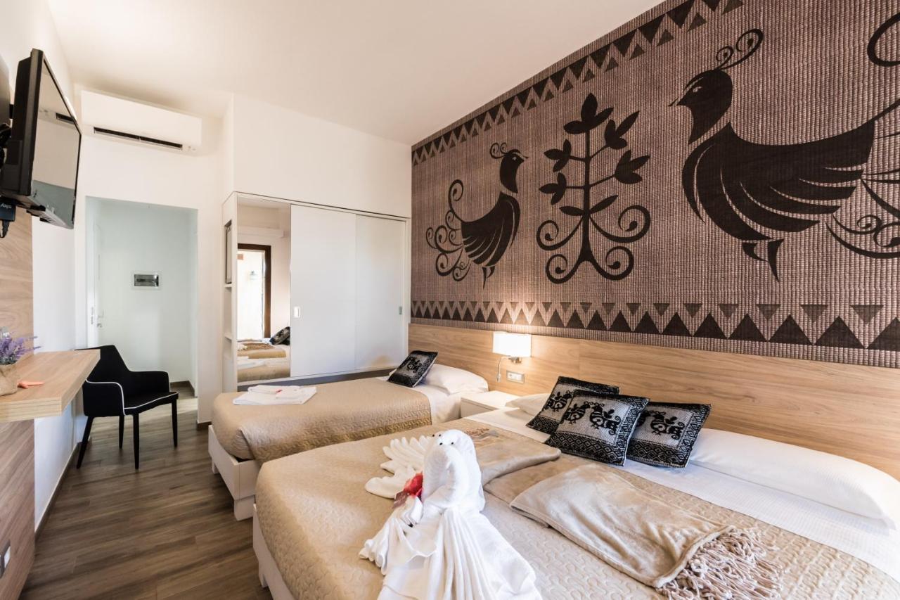 Relais Del Borgo- Domo Hotel Porto San Paolo  Buitenkant foto