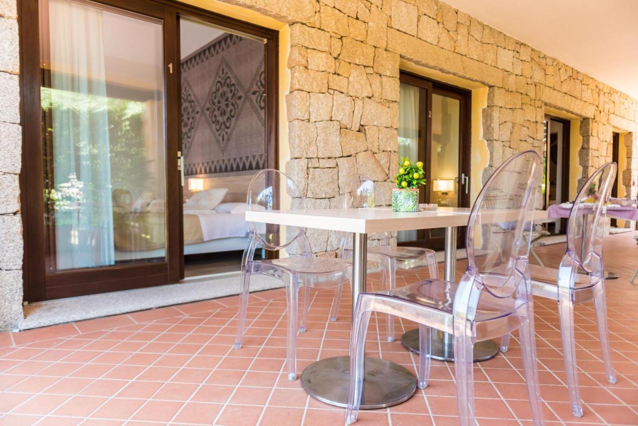 Relais Del Borgo- Domo Hotel Porto San Paolo  Buitenkant foto