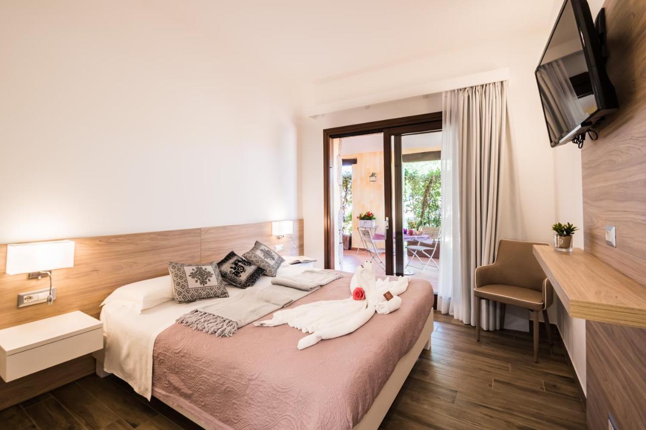 Relais Del Borgo- Domo Hotel Porto San Paolo  Buitenkant foto