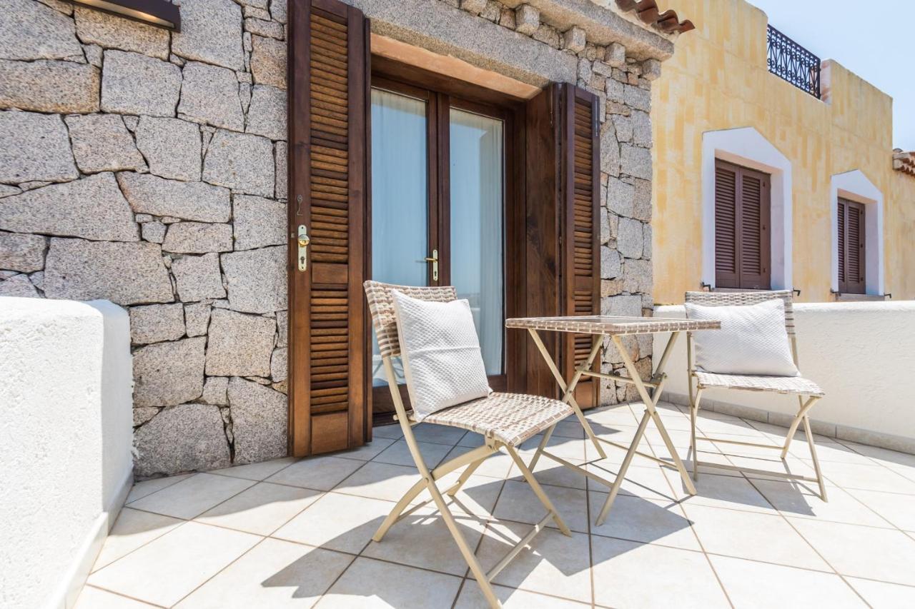 Relais Del Borgo- Domo Hotel Porto San Paolo  Buitenkant foto