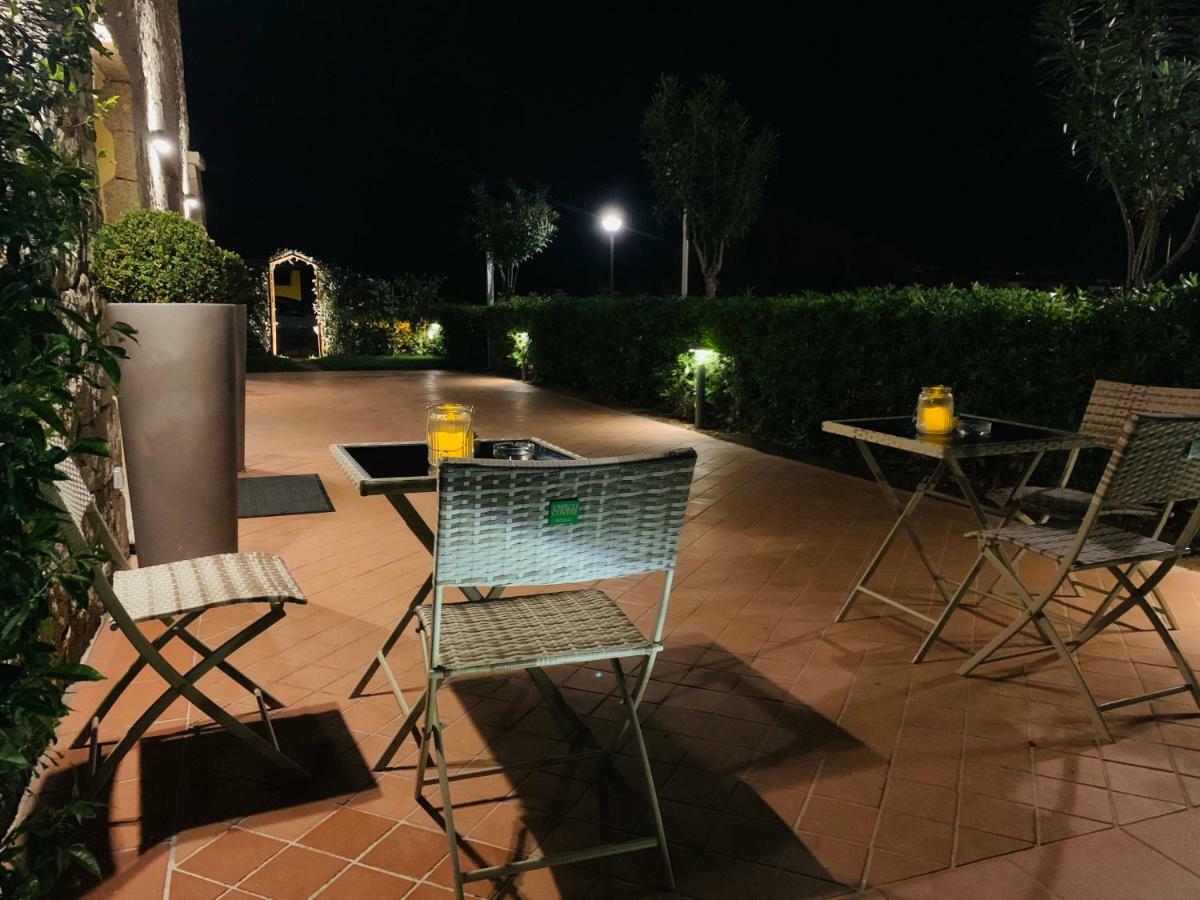Relais Del Borgo- Domo Hotel Porto San Paolo  Buitenkant foto